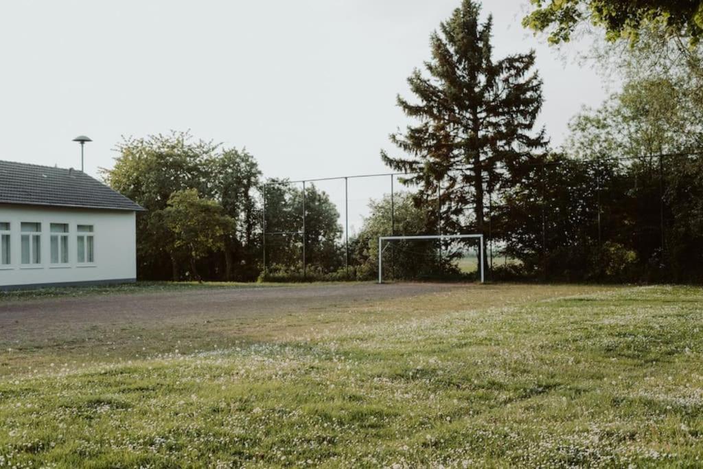 Modernisiertes Fachwerkhaus In Rheinbach Bei Bonn Exterior foto