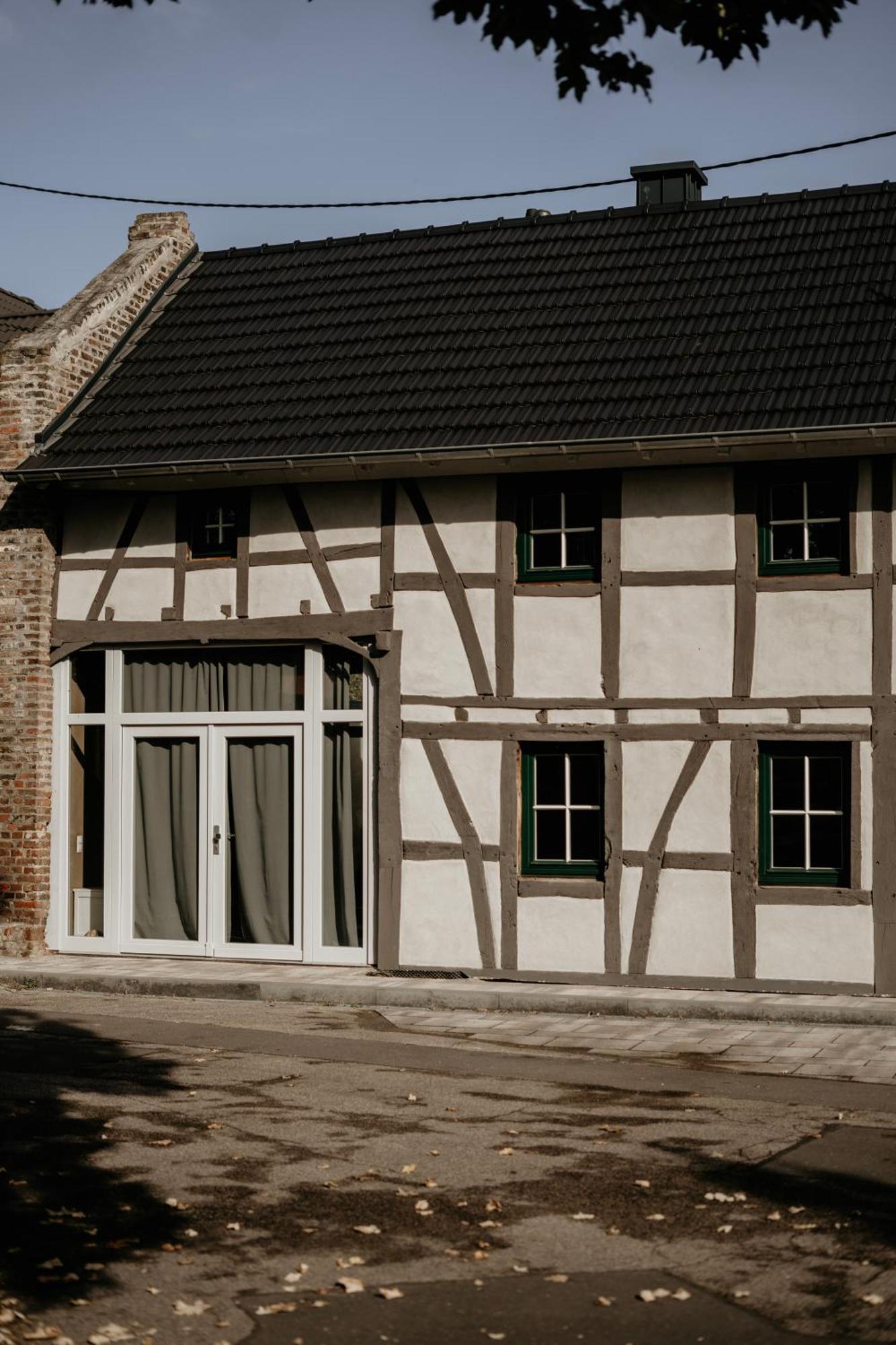 Modernisiertes Fachwerkhaus In Rheinbach Bei Bonn Exterior foto